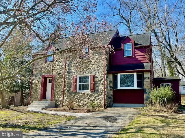 712 Woodsdale Rd, Wilmington