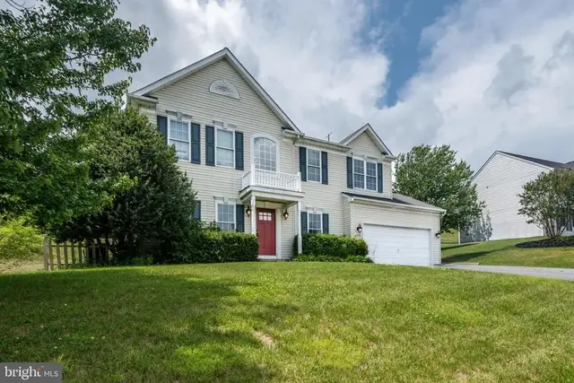 4036 Lomar Dr, Mount Airy