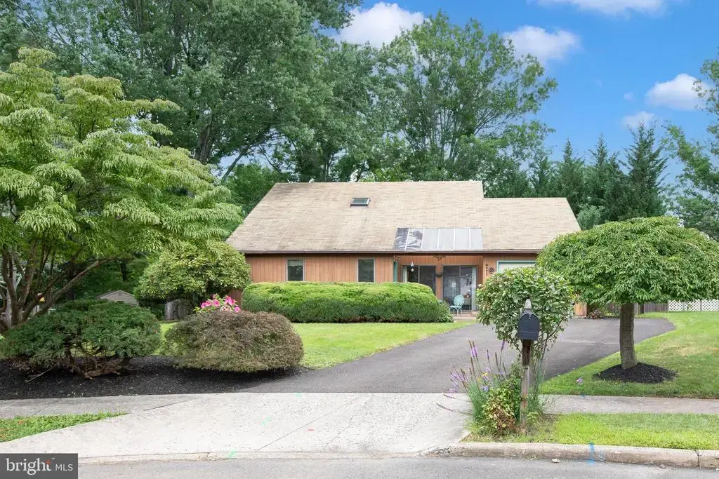 225 Pueblo Rd, DOYLESTOWN