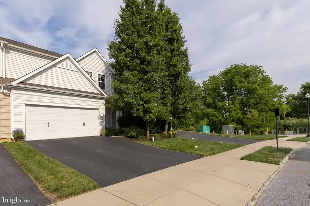 203 Sills Ln, DOWNINGTOWN