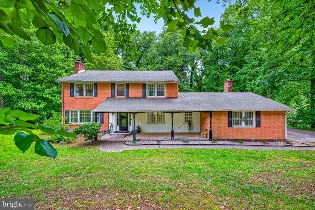 715 Ambleside Dr, Wilmington