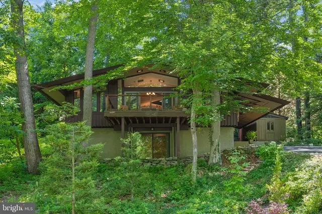 10602 Old Barn Rd, New Market