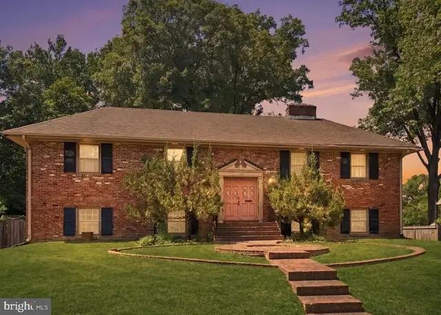 1104 Alden Rd, Alexandria