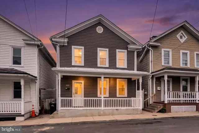 323 Fairview Ave, Winchester