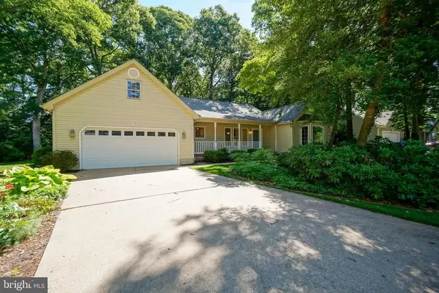 72 Gainsborough Dr, Lewes