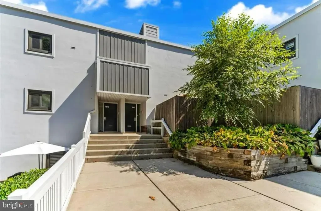 1750 Oakwood Ter #16c, NARBERTH