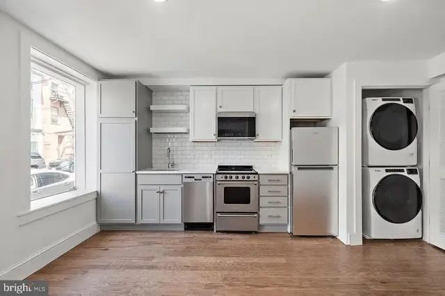 15 W Girard St #103, Wilmington