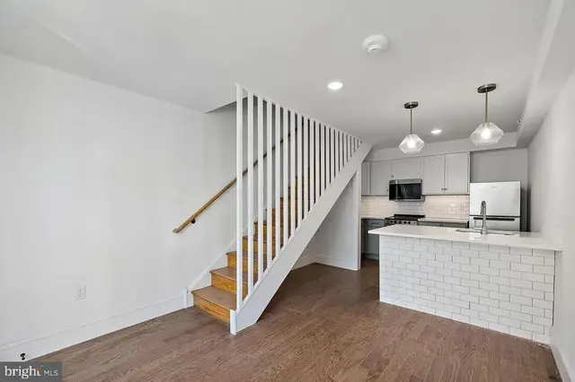 15 W Girard St #105, Wilmington