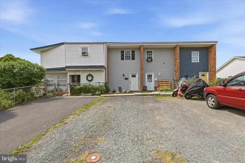 135 Beeden Ln, FRONT ROYAL