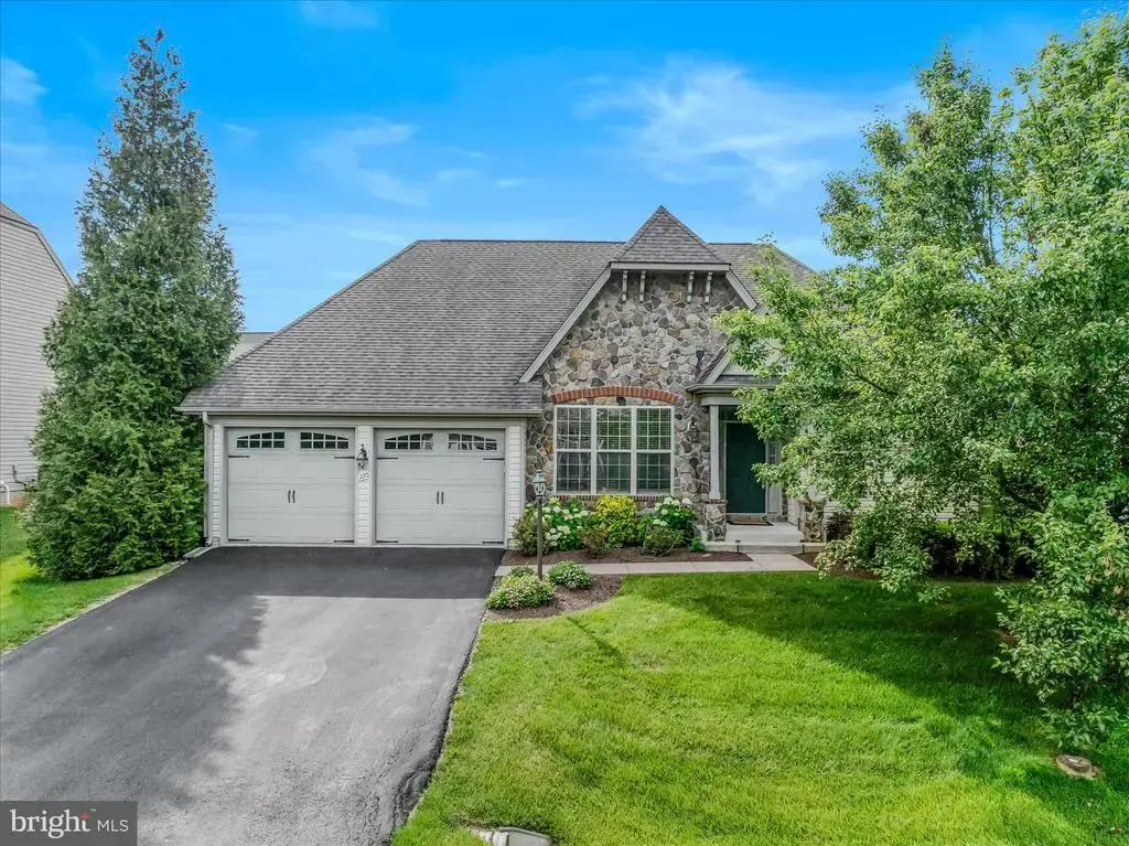 220 Lewis Washington Dr, CHARLES TOWN