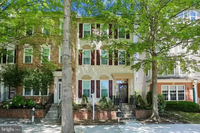 801 Main St, Gaithersburg