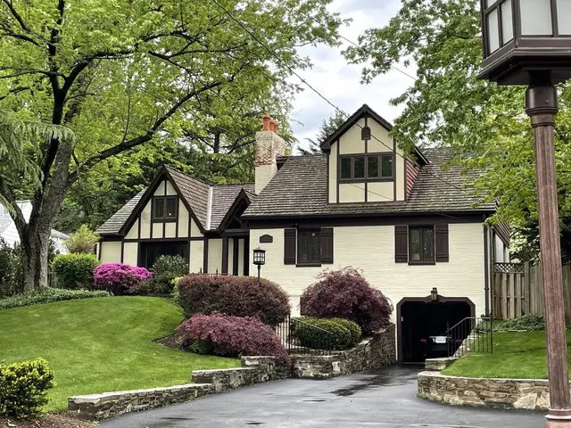 5735 Bradley Blvd, Bethesda