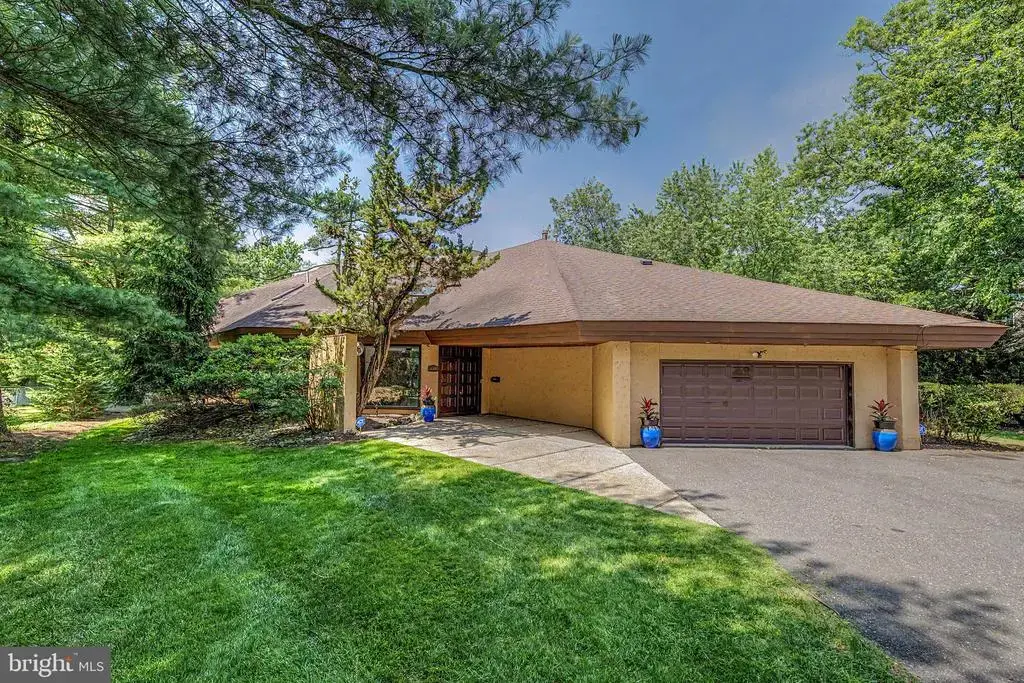 400 Pleasant Valley Ave, MOORESTOWN