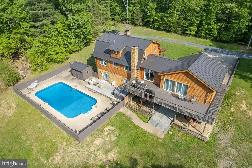 799 Mcdonald Ln, STRASBURG