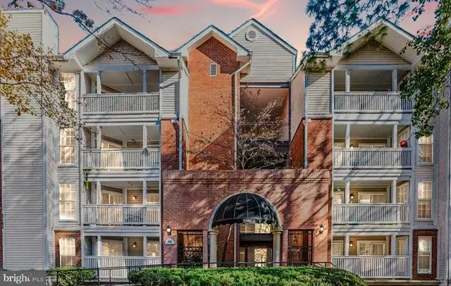 1504 Lincoln Way #308, Mclean