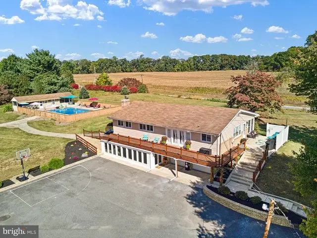 5756 Summit Bridge, Townsend