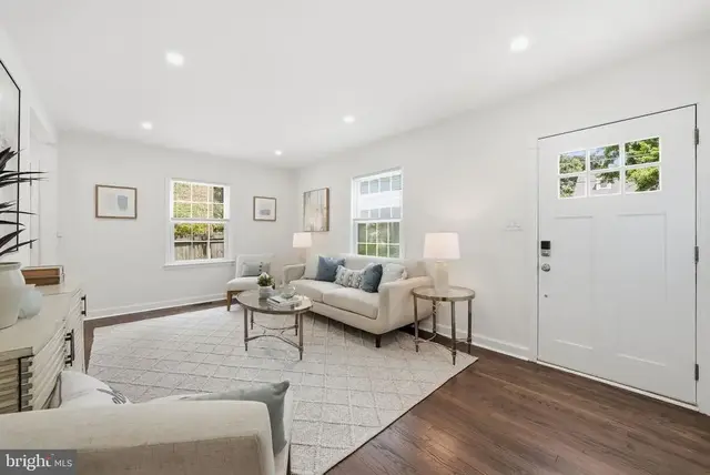 2828 W George Mason Rd, Falls Church