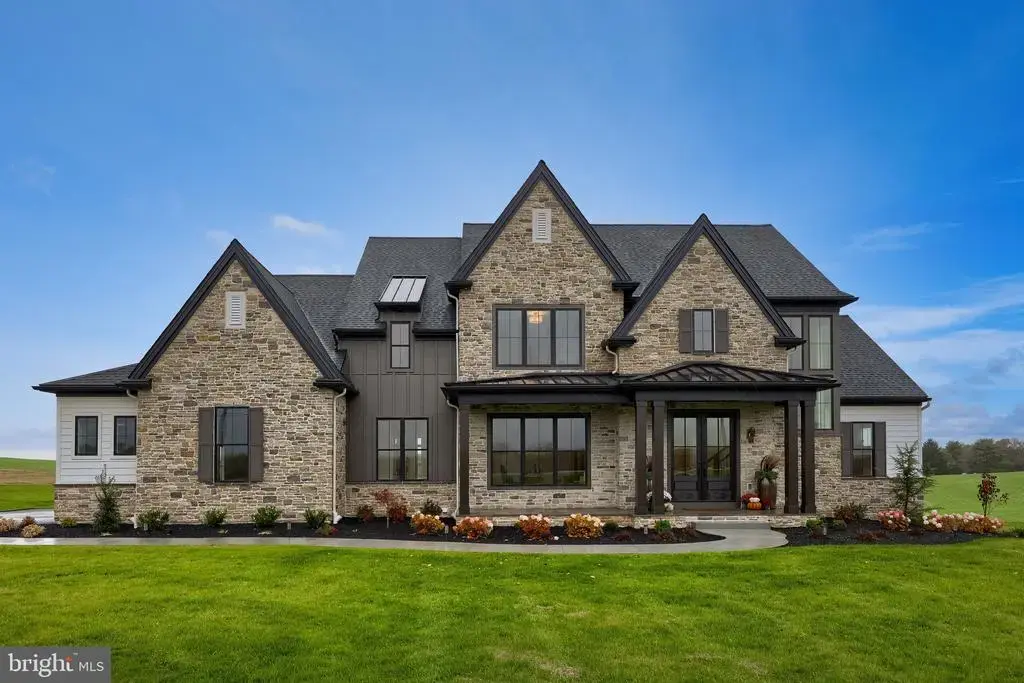 72 Bomberger Rd, LITITZ