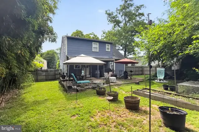 101 W Cameron Rd, Falls Church