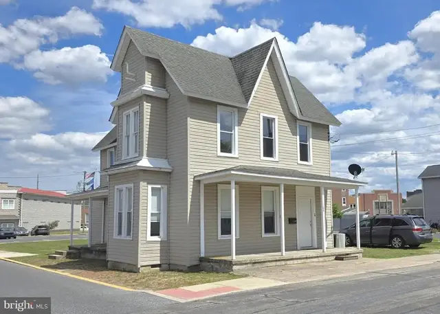 10 Dorman St #b, Harrington