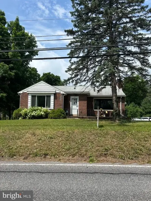477 Pleasant View Rd, New Cumberland