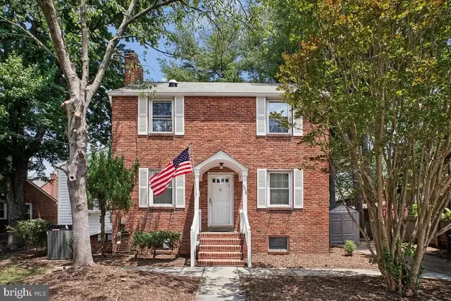 605 N Frederick St, Arlington