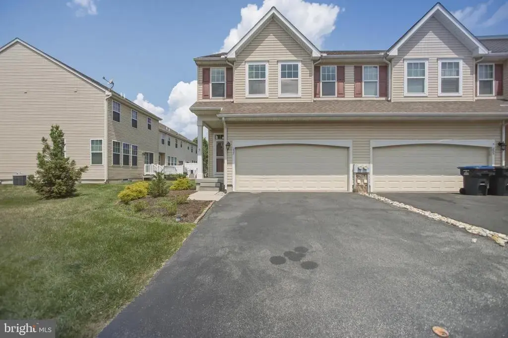 237 Mullen Dr, AVONDALE