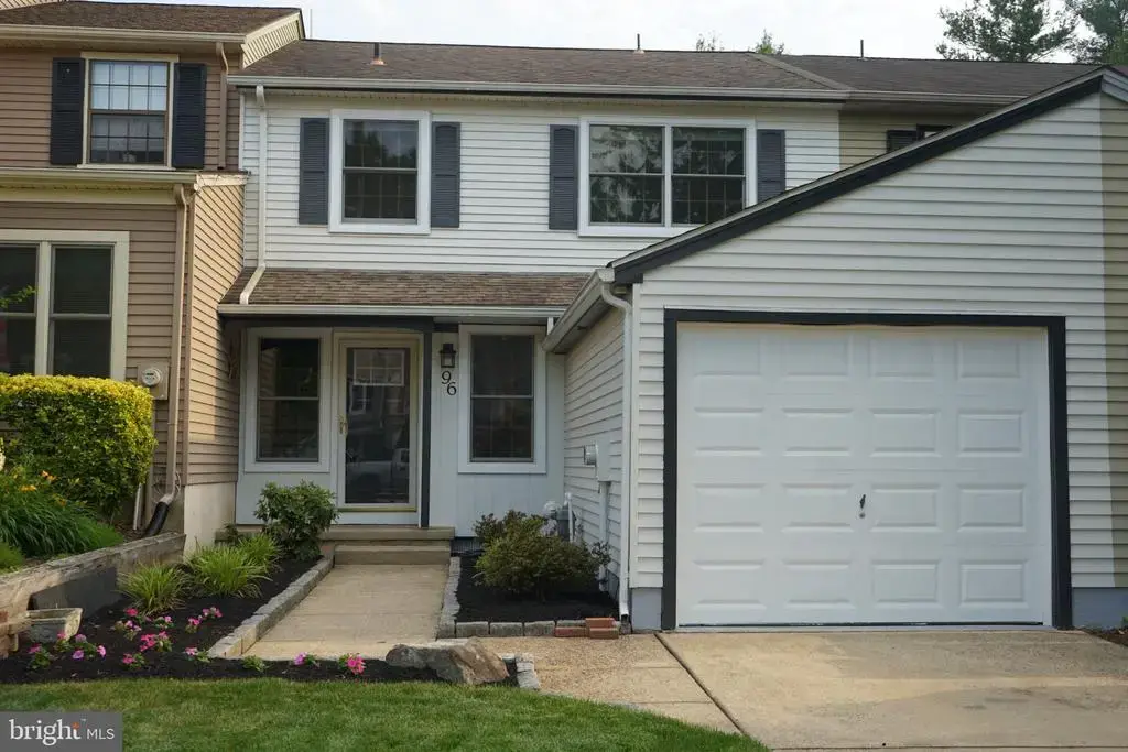 96 Farnwood Rd, MOUNT LAUREL