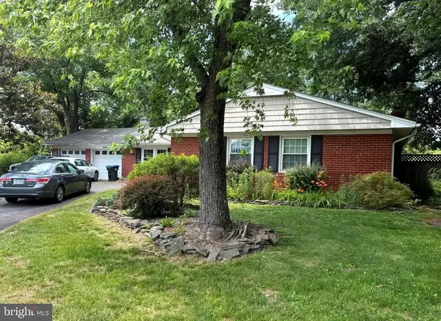 12811 Madeley Ct, Fairfax
