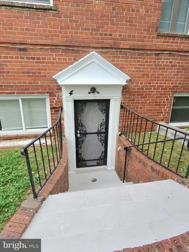 407 Lebaum St Se #4, Washington