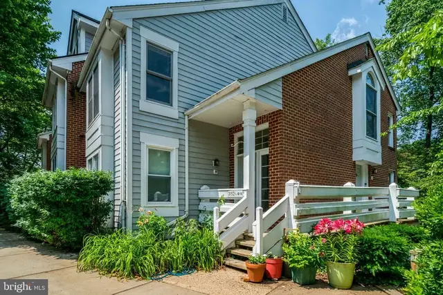 3152 Covewood Ct #n, Falls Church