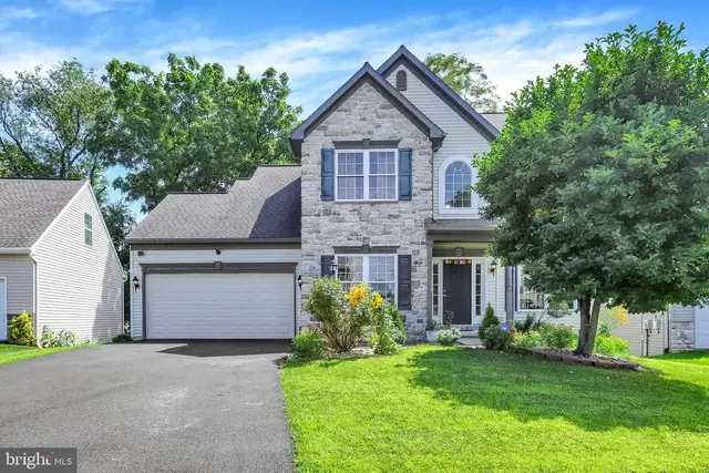 23 Hamlet Circle, Mechanicsburg
