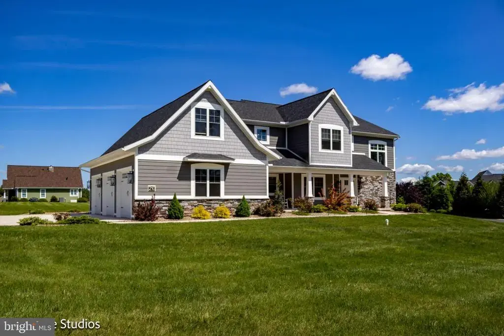 210 Windsor Way, LEWISBURG