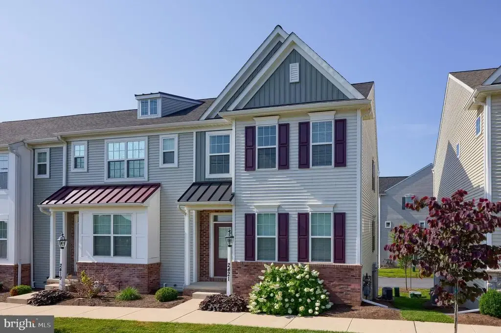 2421 Artesian Way, LANCASTER