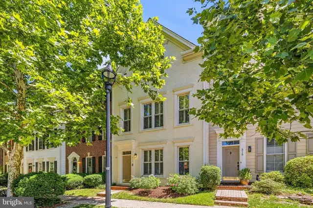 313 Hillwood Ave, Falls Church