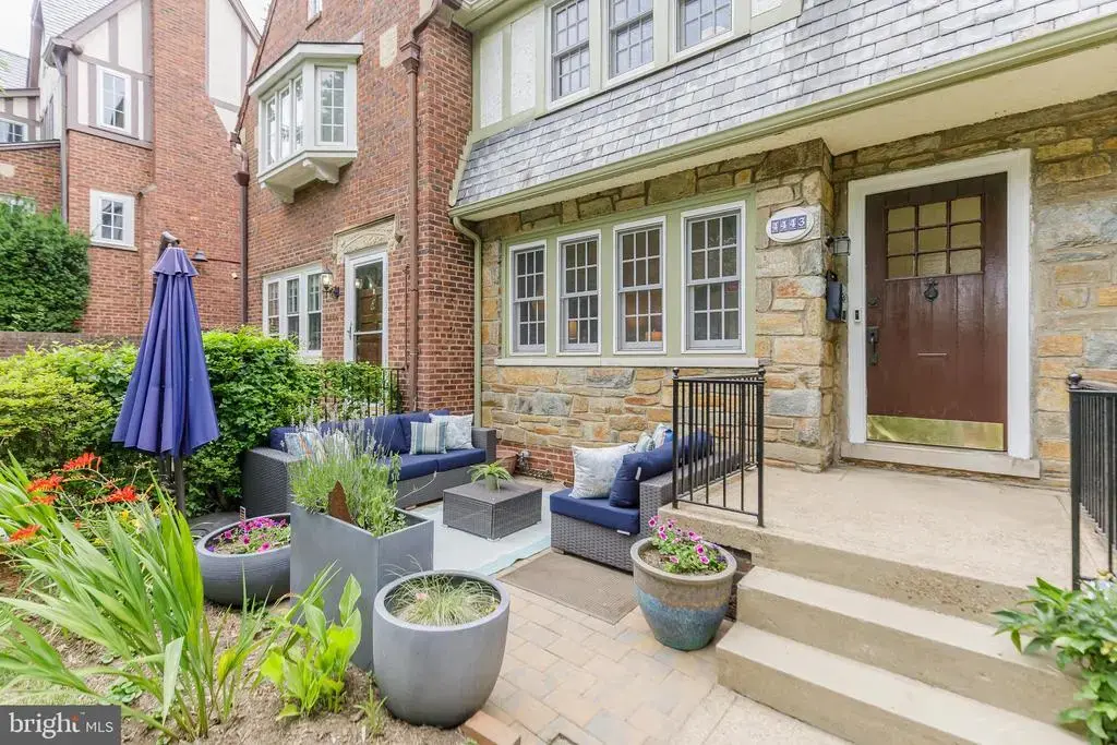 4443 Greenwich Pkwy Nw, WASHINGTON
