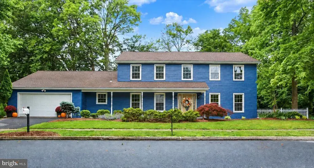 470 Woodcrest Dr, MECHANICSBURG