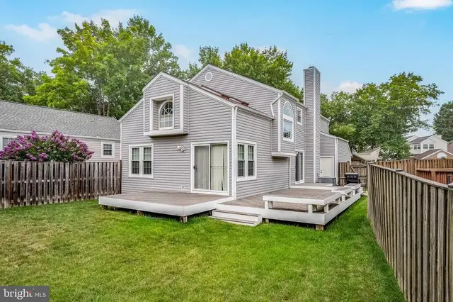 7521 Cross Gate Ln, Alexandria