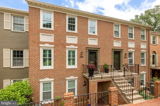3223 Sutton Pl Nw #a, Washington