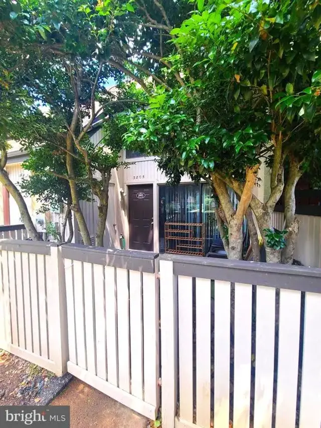 3805 El Camino Pl #25, Alexandria