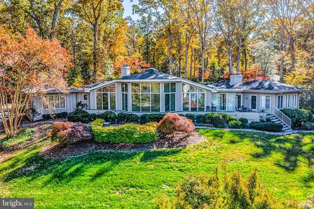219 Red Fox Ln, Weems