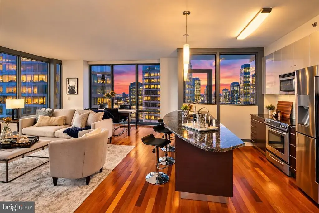 2101 Market St #3307, PHILADELPHIA