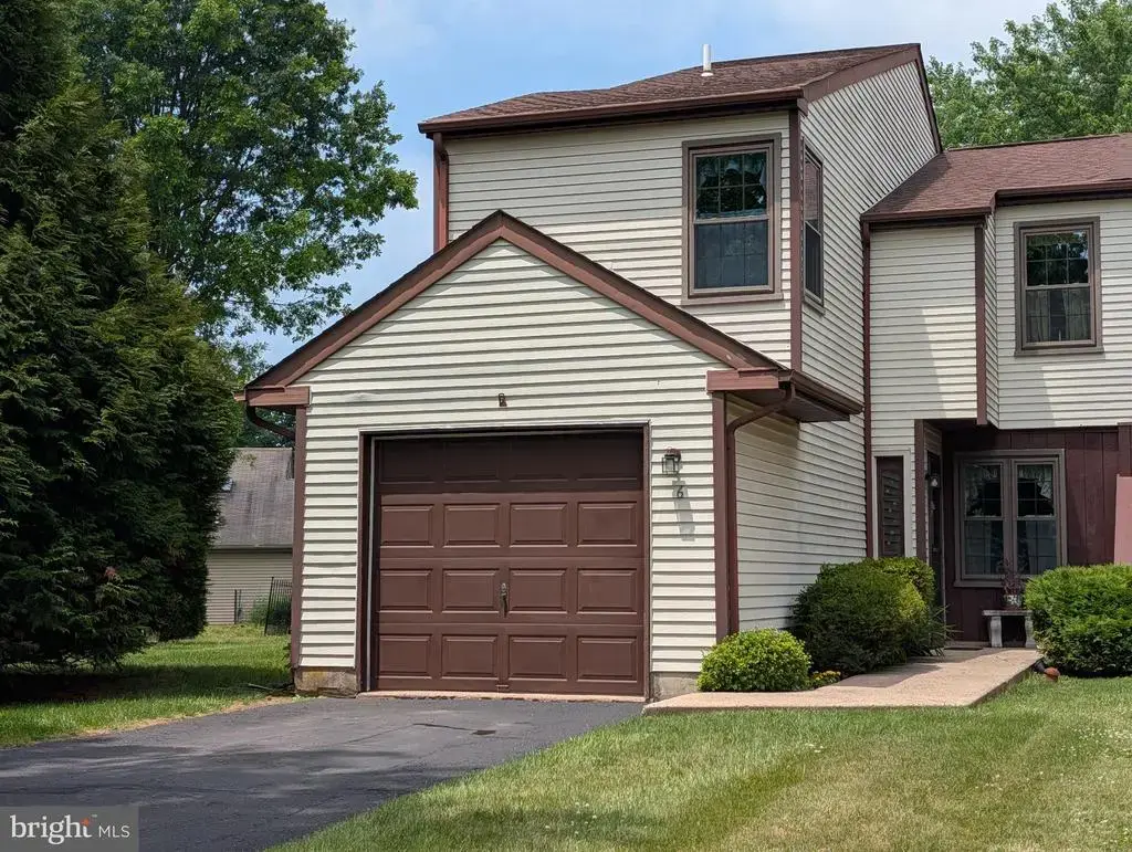 6 Stewer Ln, PERKASIE