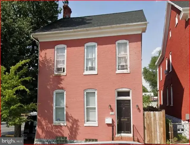 228 E Washington St, Hagerstown
