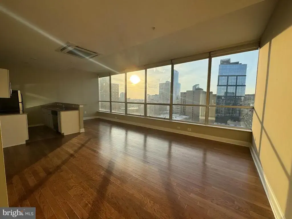 2040 Market #202, PHILADELPHIA