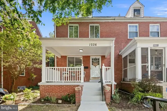 1226 N Lincoln St, Arlington