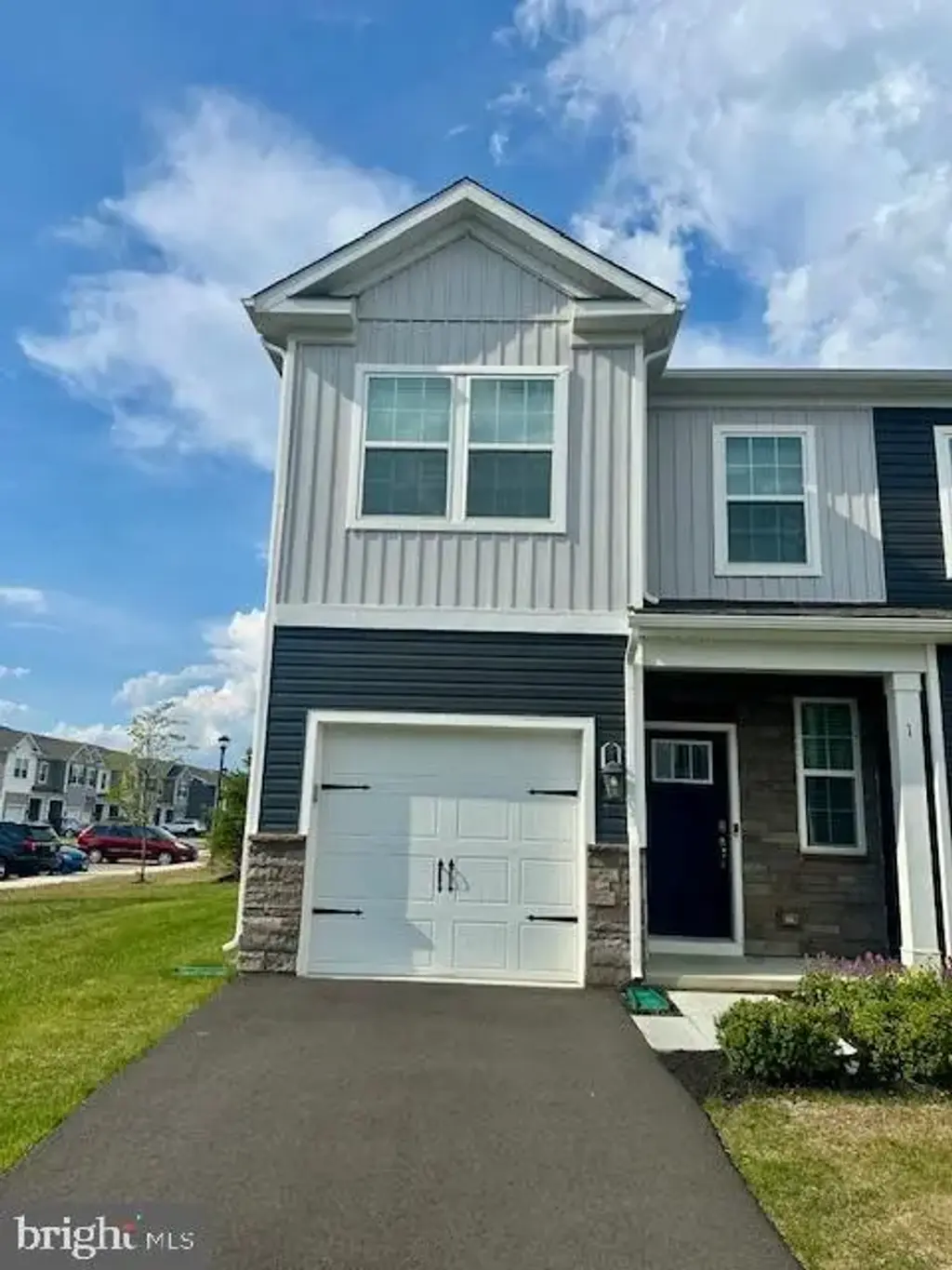1 Reagan Ln, WESTAMPTON