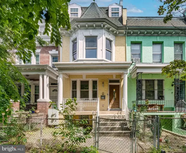 1371 Monroe Nw, Washington