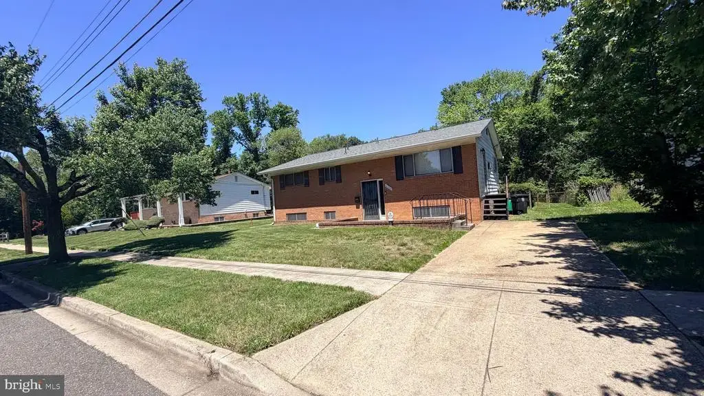 6000 Ladd Rd, SUITLAND