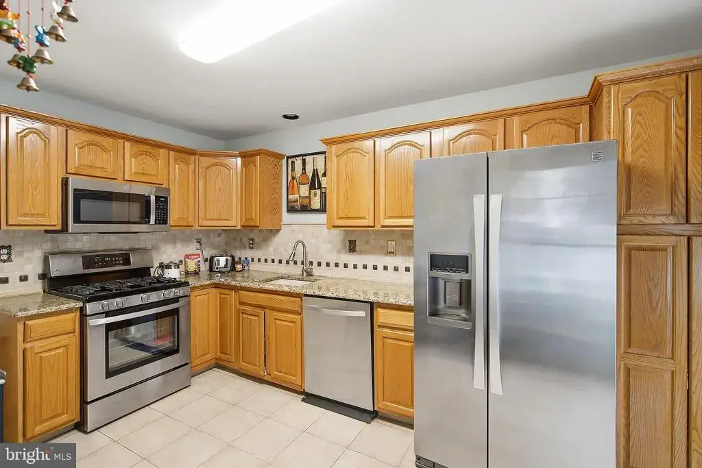 10 Burr Ct, PLAINSBORO